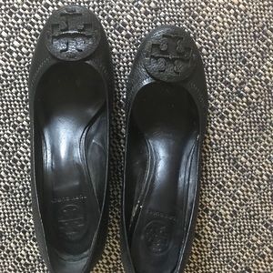 Black Pebbled Tory Burch Sally Wedges, 6.5